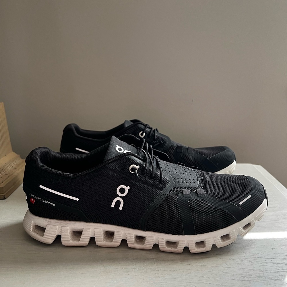 On Cloud 5 shoes